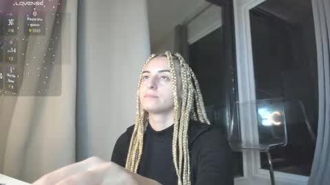 ella_vee online show from October 24, 3:02 am