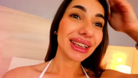 Ella online show from June 25, 5:14 pm