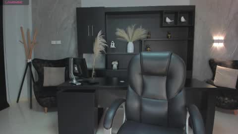 Snapshot of ellaclark chatting on February 16, 11:27 am EllaClark online show from February 16, 11:27 am