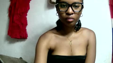 ellah245 online show from February 12, 12:23 am