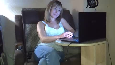 ellajohnsonx online show from February 18, 5:23 pm