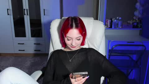 Snapshot of ellales chatting on October 8, 9:35 am ellales online show from October 8, 9:35 am