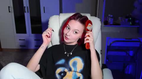 Snapshot of ellales chatting on October 19, 10:28 am ellales online show from October 19, 10:28 am