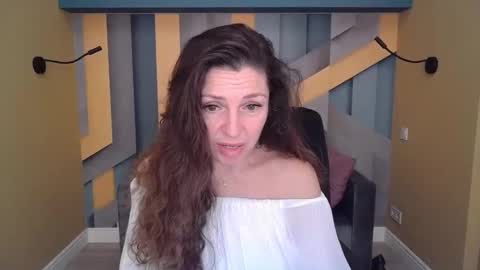 EllaLongs online show from November 19, 1:11 pm