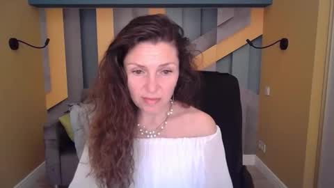 EllaLongs online show from March 26, 1:02 pm