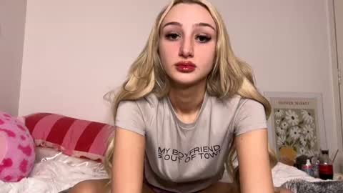 ellamcdaniel online show from June 26, 11:06 pm
