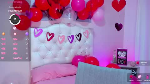 Snapshot of ellarosee_ chatting on February 13, 8:34 pm ellarosee_ online show from February 13, 8:34 pm