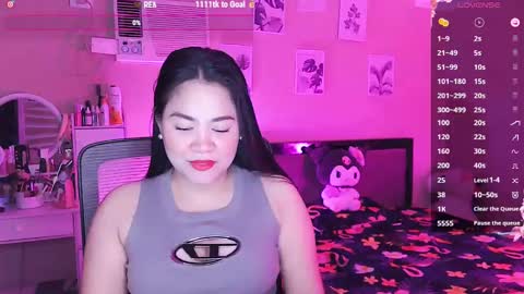 Snapshot of elleelle123 chatting on February 22, 3:23 am Ann online show from February 22, 3:23 am