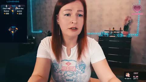 Elli   NEXT STREAM      online show from December 3, 6:06 pm