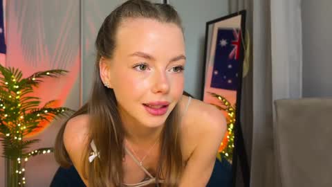 Snapshot of elli_harmon chatting on January 11, 3:20 pm Ellie  ---Ill see you either on Wednesday or Thursday and definitely on Saturday and Sunday online show from January 11, 3:20 pm