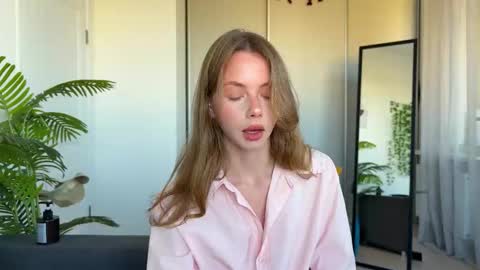 Snapshot of elli_harmon chatting on September 29, 12:32 pm Ellie  ---Ill see you either on Wednesday or Thursday and definitely on Saturday and Sunday online show from September 29, 12:32 pm