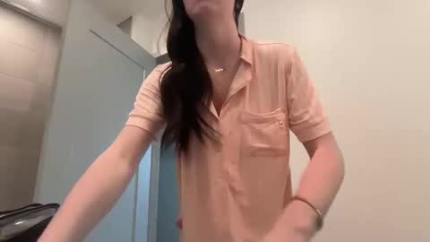 ellie  online show from March 11, 8:22 pm