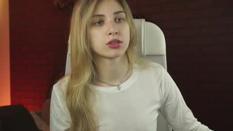 elliecutes online show from September 29, 8:41 am