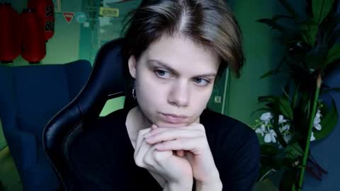 Snapshot of elliemurler chatting on October 1, 9:25 am elliemurler online show from October 1, 9:25 am