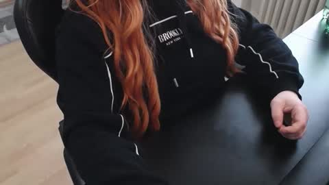 Elly online show from November 10, 12:22 pm