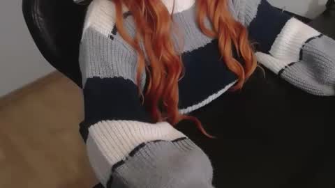 Elly online show from December 5, 7:04 pm