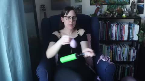 Snapshot of ellynaomi chatting on February 21, 10:15 pm Elly Naomi online show from February 21, 10:15 pm