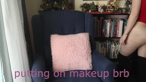 Snapshot of ellynaomi chatting on December 7, 3:41 pm Elly Naomi online show from December 7, 3:41 pm