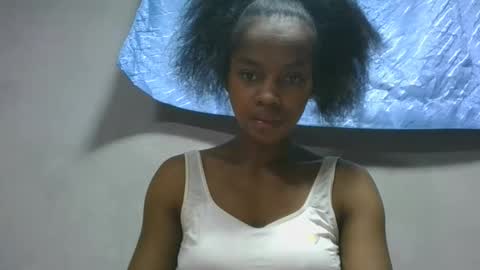 elodie228680 online show from May 15, 3:43 am