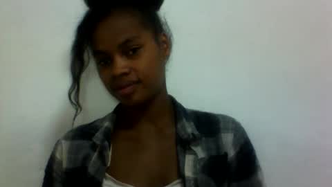 elodie228680 online show from June 11, 5:04 am