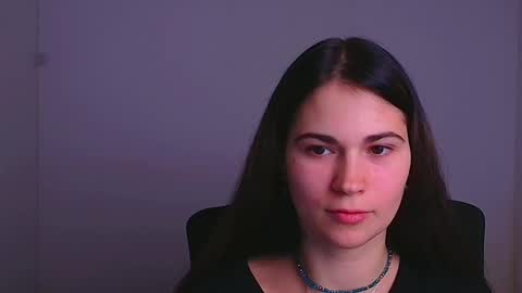 Snapshot of elsa_mur chatting on December 7, 7:54 pm Elsa online show from December 7, 7:54 pm