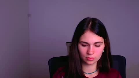Snapshot of elsa_mur chatting on December 18, 7:19 pm Elsa online show from December 18, 7:19 pm