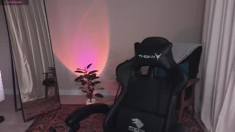 Elsie online show from February 12, 9:54 pm