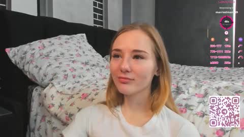 Snapshot of elvyrose chatting on September 16, 3:47 am Elvina online show from September 16, 3:47 am