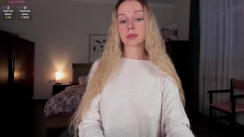 Emilie online show from November 24, 3:14 pm