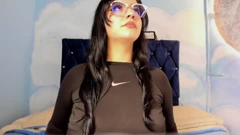 Tell me Mia  online show from May 8, 8:54 pm