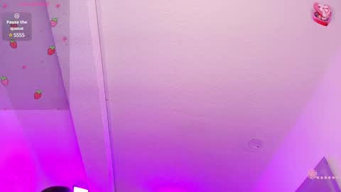 Ema louisx  online show from March 1, 1:51 pm