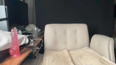 Ema Love online show from February 12, 4:58 am