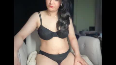 Snapshot of ema_lov3 chatting on September 20, 3:16 am Ema Love online show from September 20, 3:16 am