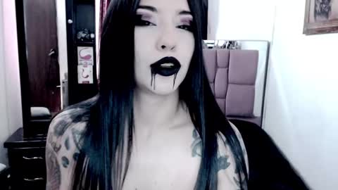 Snapshot of emearld_black chatting on March 12, 1:08 pm Emerald Black online show from March 12, 1:08 pm