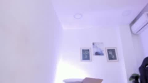 Snapshot of emelie_89 chatting on October 6, 11:27 am emelie_89 online show from October 6, 11:27 am