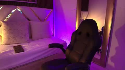 Emily  online show from January 16, 5:58 am