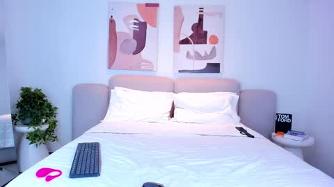 EMILY  online show from February 20, 9:31 pm