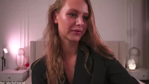 Emi me online show from September 29, 4:12 pm