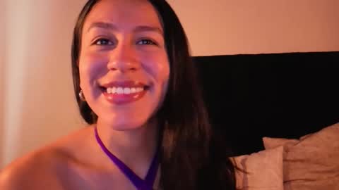 Emilia Gomez online show from November 8, 3:17 pm