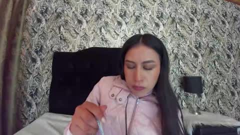 Emilia Gomez online show from November 11, 12:57 pm