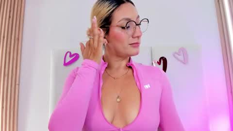 EMILY ROBERTS online show from February 17, 7:24 pm