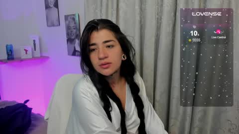 Snapshot of emilayton_ chatting on January 25, 4:34 am emilayton_ online show from January 25, 4:34 am