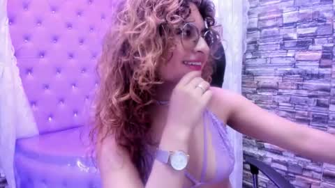 Snapshot of emili_rouse_ chatting on September 15, 8:05 pm Emy online show from September 15, 8:05 pm