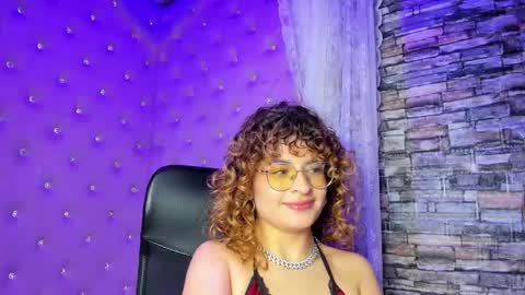 Snapshot of emili_rouse_ chatting on October 15, 2:58 am Emy online show from October 15, 2:58 am