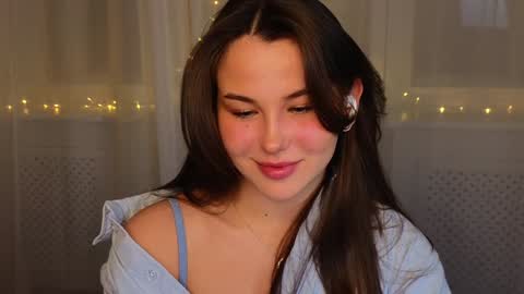 Snapshot of emilia_dream chatting on December 16, 3:43 pm emilia_dream online show from December 16, 3:43 pm