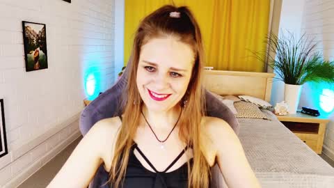 Emilia Bedy online show from April 11, 9:13 am