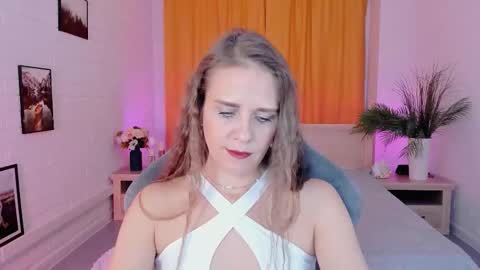 Snapshot of emiliabedy chatting on October 7, 9:14 am Emilia Bedy online show from October 7, 9:14 am