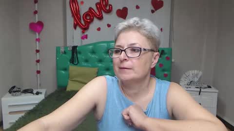 Snapshot of emiliagree chatting on October 15, 5:59 pm EmiliaGree online show from October 15, 5:59 pm