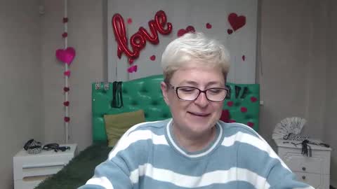 Snapshot of emiliagree chatting on October 7, 5:17 pm EmiliaGree online show from October 7, 5:17 pm