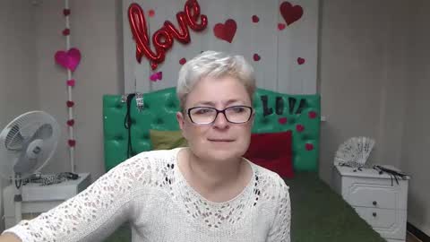 Snapshot of emiliagree chatting on September 20, 5:33 pm EmiliaGree online show from September 20, 5:33 pm
